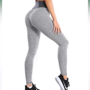 Grey Booty scrunch tummy control leggings!